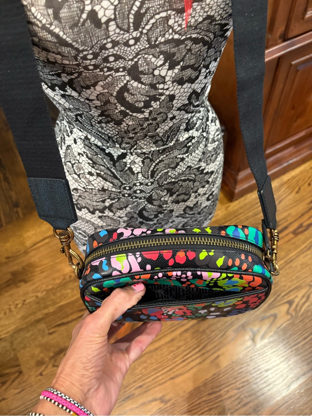 Kurt Geiger London Hampstead Camera Bag - Picture 6 of 12